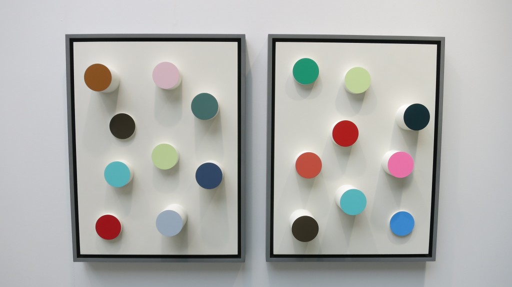 FIAC 2014 - "Cylindro-chromatic Abstraction Construction", 2014 de Rodney Graham - Johnen Galerie