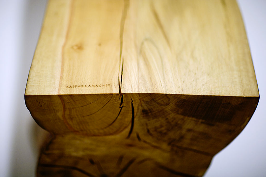 Die Baumbank, le travail du bois du designer Kaspar Hamacher
